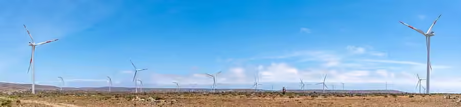 Aerogeneradores de un parque eólico en Chile